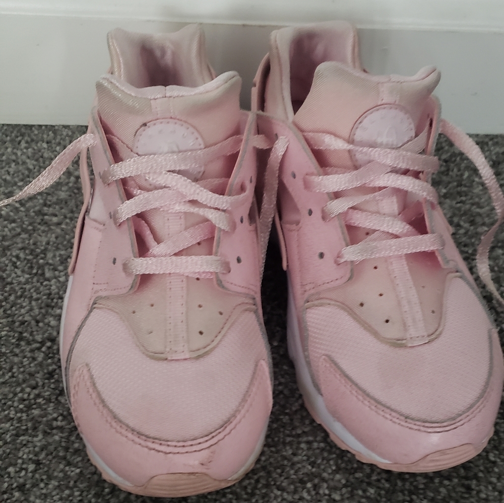 Girls Pink Nike Huaraches 2Y